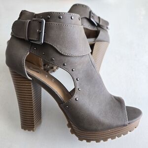 Rockport Taupe Cutout Peep-Toe High Heel Sandals with Studs